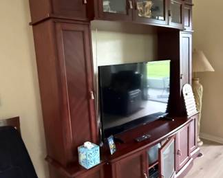 Ethan Allen Traditional Cherry Wood Entertainment Center Wall Unit