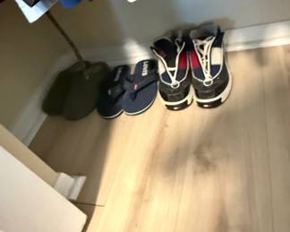 Tommy Hilfiger Colorblock Sneakers and Levis Flip Flops