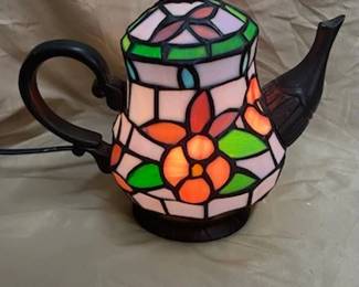 Leaded Glass Tea Pot Lamp