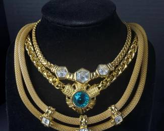 502 threegoldtonecostumejewelrynecklace