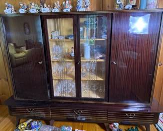024 midcenturymoderndisplaycabinet