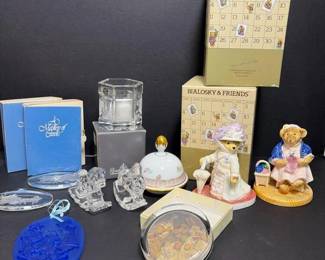 589 mixedlotcrystalandceramicfigurines