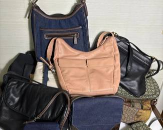 568 lotofhandbagsandpursesnineweststo