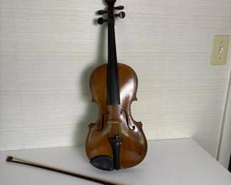 200 violinwithbowandvintagecase