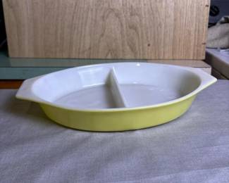 348 vintagepyrexyellowdivided112quart