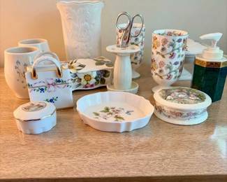 409 assortedfloralporcelainvanityaccesso