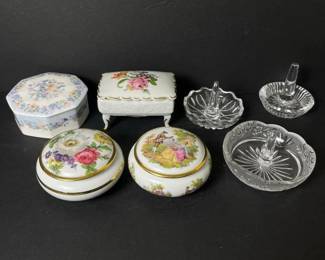 132 porcelaintrinketboxesandcrystalring