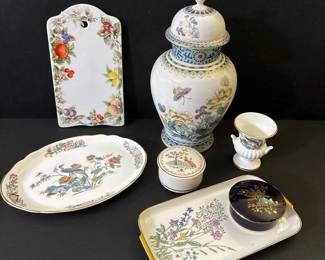 060 assorteddecorativeporcelaintableware