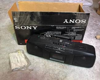 370 sonycfs204radiocassettecorderwith