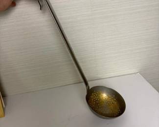 106 vintagemetalslottedladlestrainer