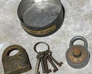 435 vintagepadlocksskeletonkeys