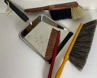 113 vintagecleaningbrushesandmetaldustp