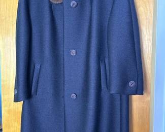 283 womensmediumlouisodermodellwoolcoa