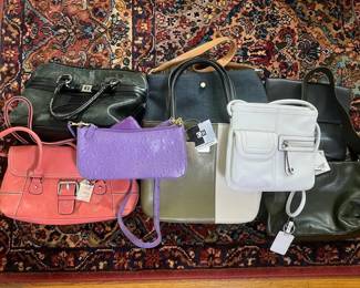 572 assortedhandbaglot