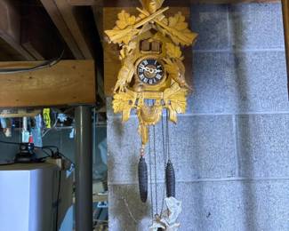 424 carvedwoodenforeststylecuckooclock