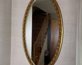 121 ornateovalwallmirrorwithgoldstyle