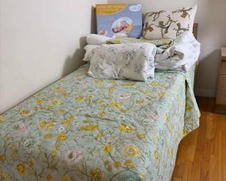 587 mixedbeddinglotmemoryfoampillowand