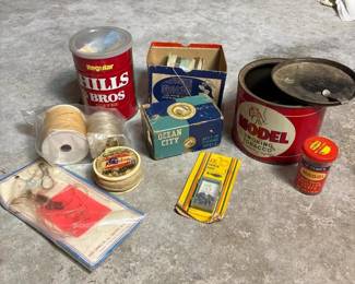 011 vintagefishingtackleluressinkerslin