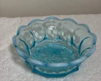 411 blueopalescentpatternedglassbowl