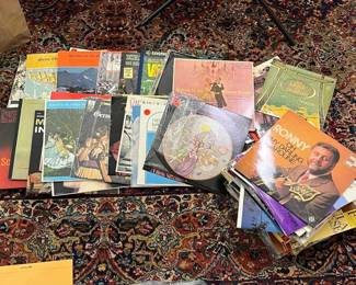 224 largeassortedlotofvinylrecords