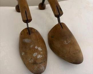 168 pairwoodenshoestretchers