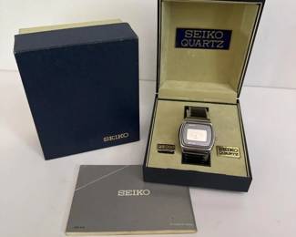 023 seikoquartzdigitalwatch