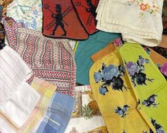 110 assortedvintagekitchenlinensaprons