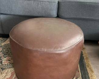 128 roundbrownleatherpoufottoman13hx