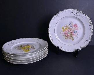 368 porcelainplateswithfloraldesigncoun