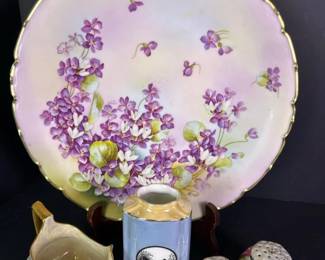 221 assortedporcelainsetplatecreamervas