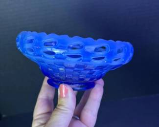 190 smallblueopalescentglassbasketweave