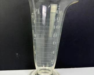 333 glassapothecarymeasuringpitcher