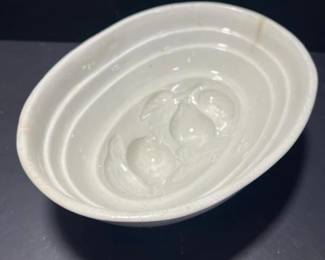243 ceramicmoldwithpearmotif
