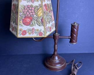 356 vintagesmallfloralshadetablelamp