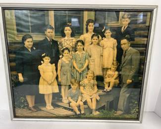 234 colorizedframedfamilyloghomephotop