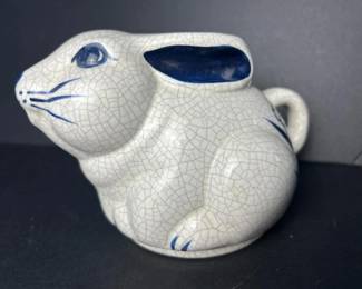 125 vintagerabbitshapedbluewhiteceramic