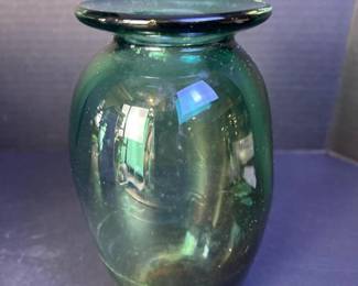 181 emeraldgreenhandblownglassvasewith