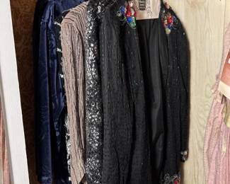 250 glitzyglamorousvintagewomenstops
