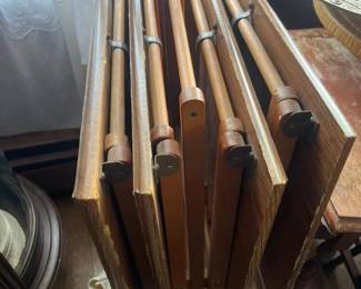 267 setof4woodfoldingtraytablesandst