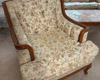 043 vintagefloralupholsteredarmchairint