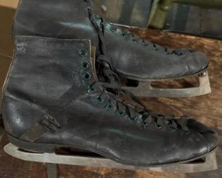 338 vintageleathericeskates