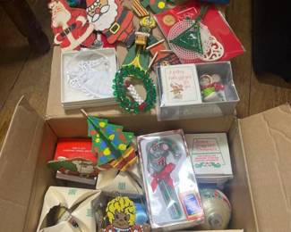 257 lotofover20assortedchristmastreeo