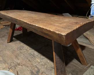 037 veryheavywoodenbenchorlowtable