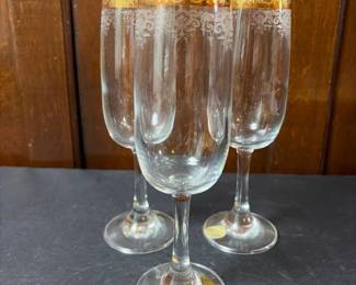 179 threecelliniblowncrystalchampagnefl