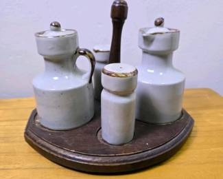 083 ceramiccondimentjarswithwoodenlazy