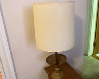 127 vintagebrasstonetablelamp