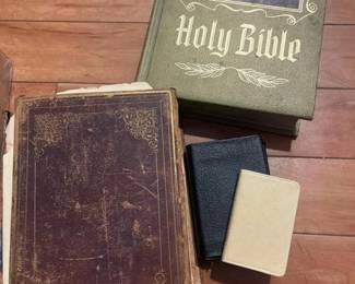 034 fourbiblesincludingnewtestamentmini