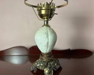 031 vintagefloralceramictablelamp