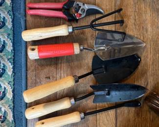 270 lotofgardenhandtools