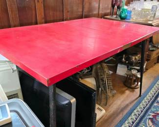 114 vintageredlaminatetopdiningtable